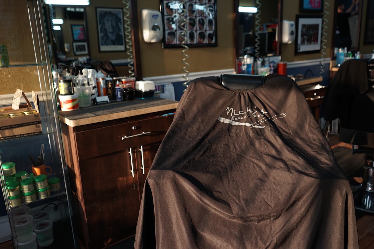 Vintage luxury barbershop chair in Nick's Barber Shop Hialeah